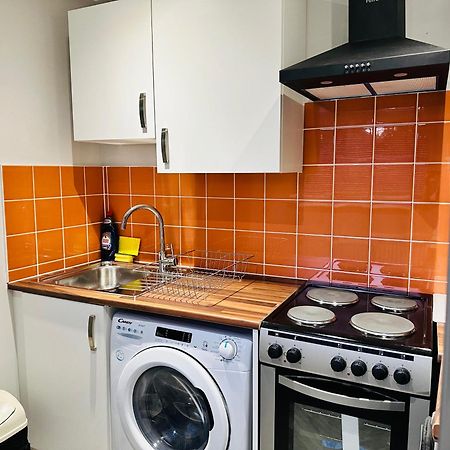 Comfy Studio Flat And Workspace Near Ashton-U-Lyne Station Stalybridge Ngoại thất bức ảnh