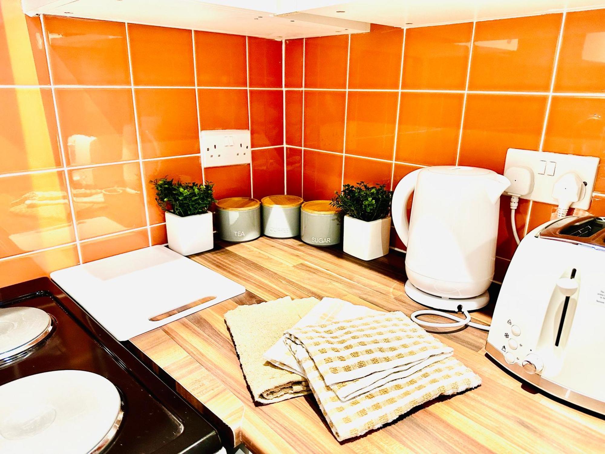 Comfy Studio Flat And Workspace Near Ashton-U-Lyne Station Stalybridge Ngoại thất bức ảnh