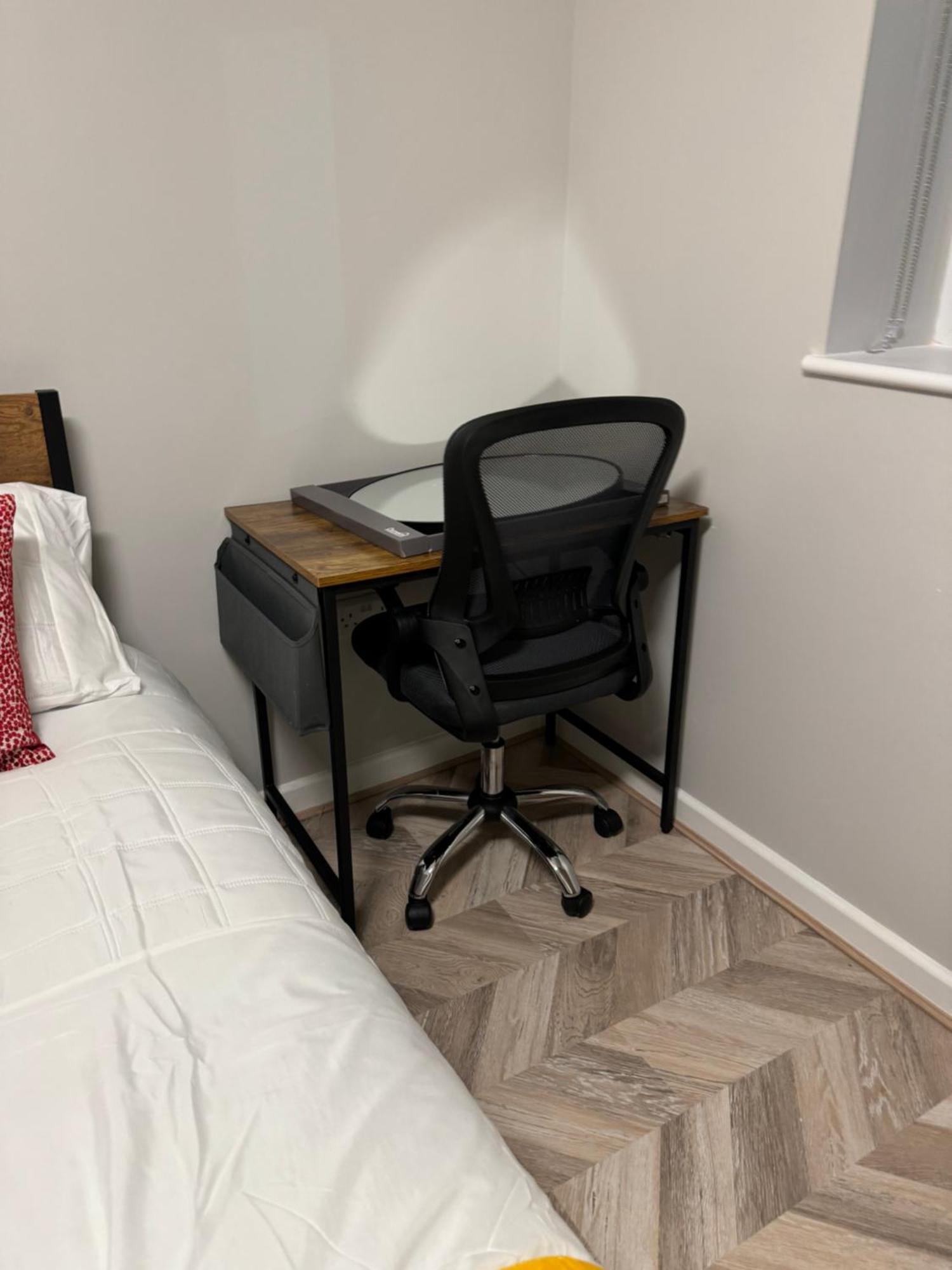 Comfy Studio Flat And Workspace Near Ashton-U-Lyne Station Stalybridge Ngoại thất bức ảnh