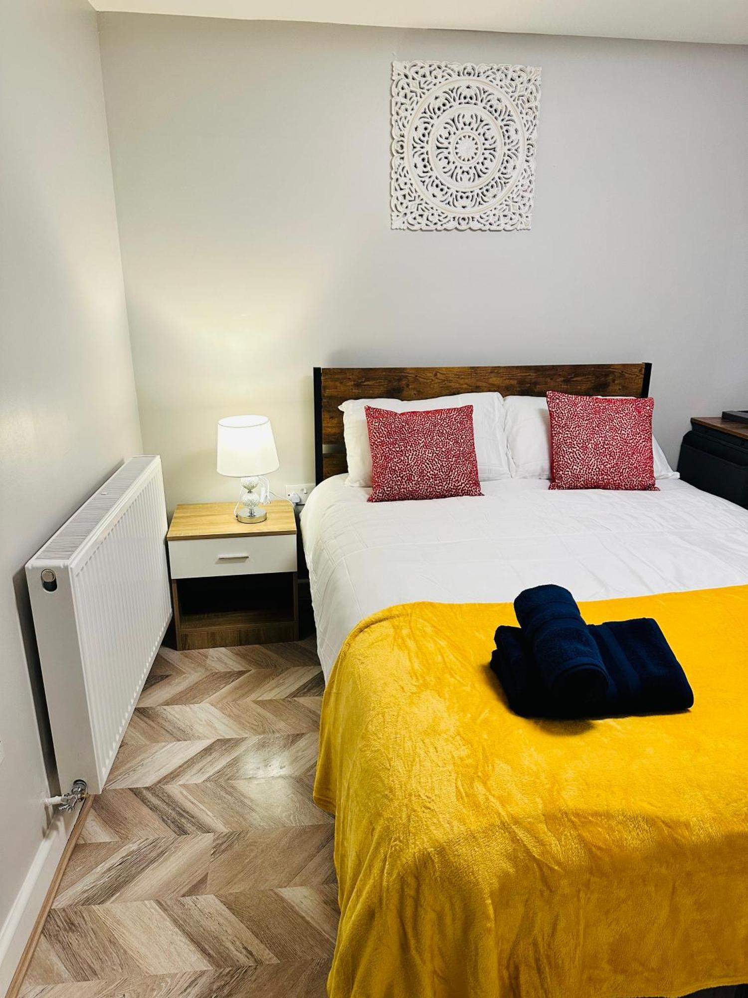 Comfy Studio Flat And Workspace Near Ashton-U-Lyne Station Stalybridge Ngoại thất bức ảnh